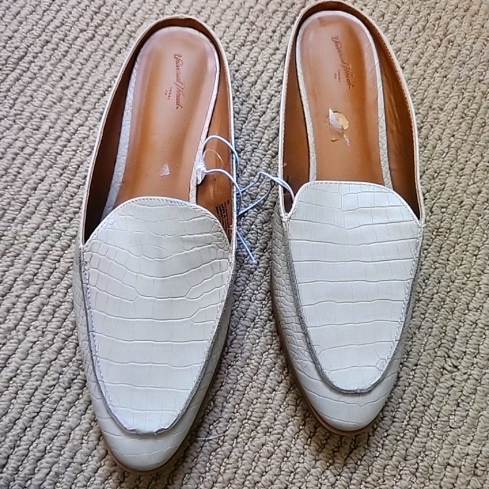Universal Thread 9.5 Snakeskin faux leather Mules NWT FLATS